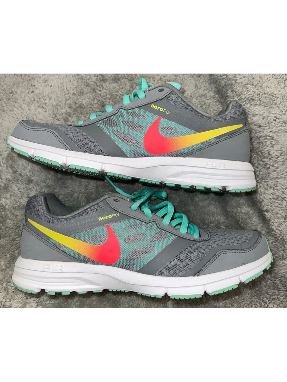Nike Air Relentless 4 running shoes size 9.5